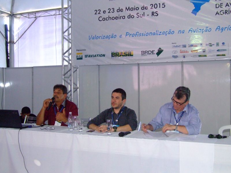 Teve início nesta sexta-feira (22 / 5) a edição 2015 do Seminário Nacional de Aviação Agrícola,  em Cachoeira do Sul